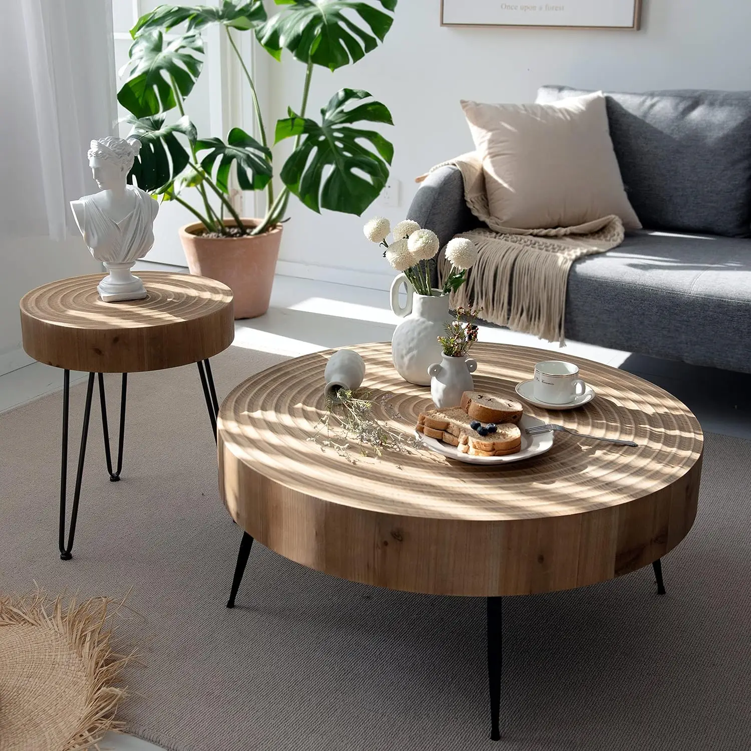 Woonkamer salontafelset, nesttafel ronde natuurlijke afwerking met handgemaakt houten ringmotief, houtkleur