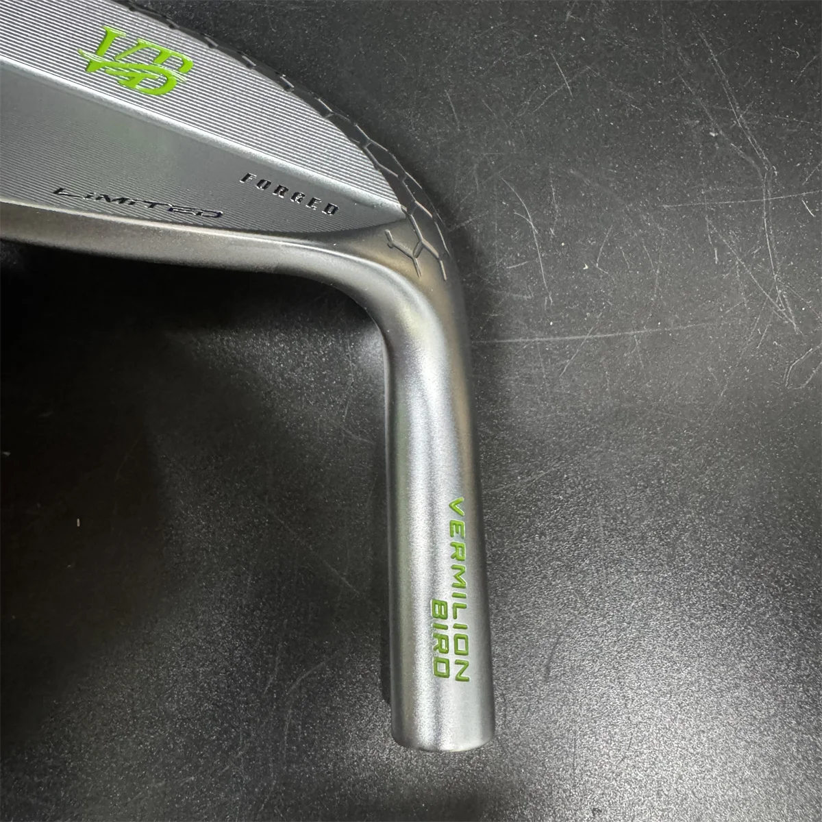 2025 Golf Wedges Vermillion Burung Tengkorak Terbatas Golf Wedge Kepala Baja Karbon Ditempa Pasir Wedge Penuh CNC Milled Golf Bekerja Kepala