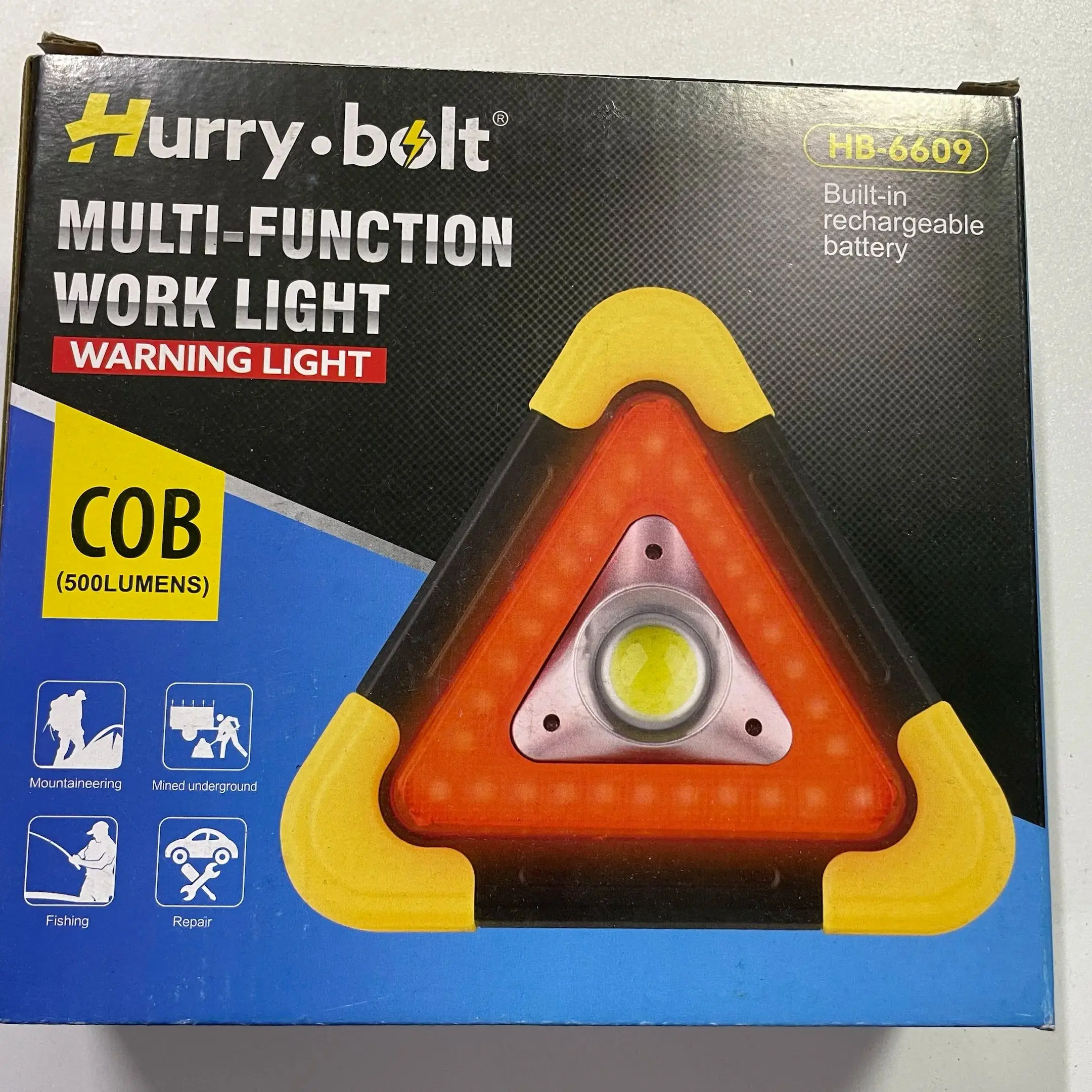 

2025Vehicle Portable Triangle Warning Light LED Emergency Light Barricade Safety Sign Reflective Emergency Light Battery Powered
