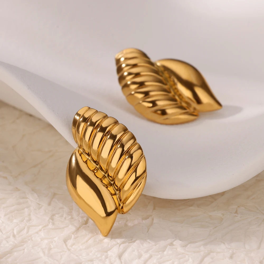 Flower Artificial Pearl Stainless Steel Earrings for Women Gold Color Conch Charm Earring Wedding Party Jewelry Accessories Gift