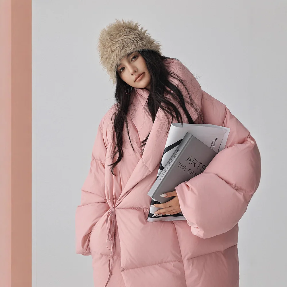 سترة نسائية شتوية جديدة لعام 2025 بياقة وشاح وياقة للركاب سترة كبيرة الحجم مقاومة للرياح