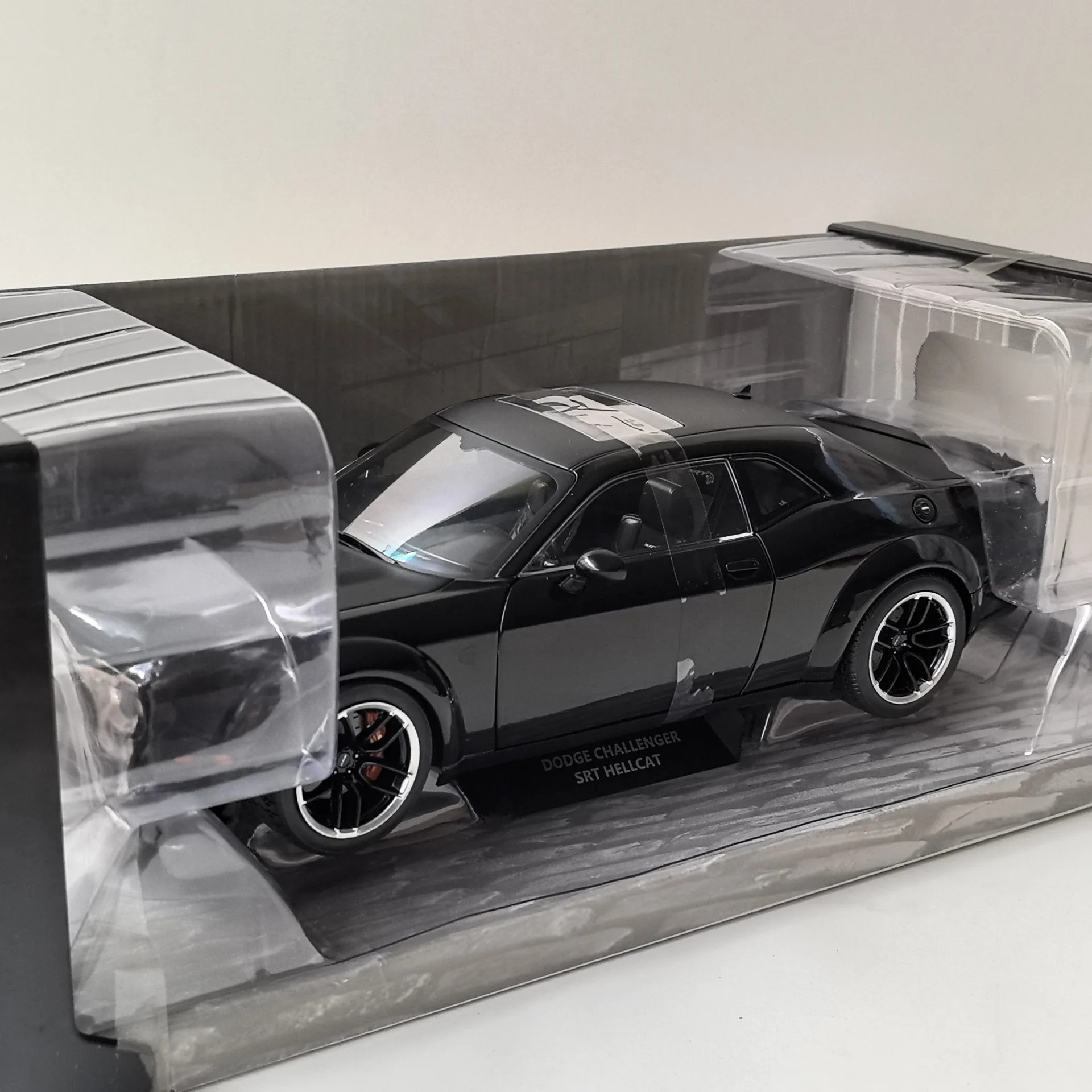 

Diecast SOLIDO 1/18 Scale DODGE SRT 2023 Dodge Alloy Car Model Collectible Toy Gift Souvenir Display Ornament