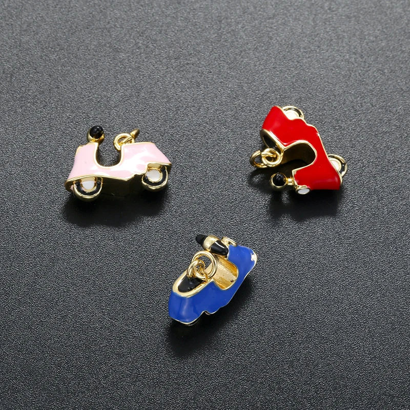 18k Gold Plated Enamel Scooter Charms Cute Mini Vintage Motorcycle Dangle Pendants Enamel Vehicle Charms for Jewelry DIY：VD2475