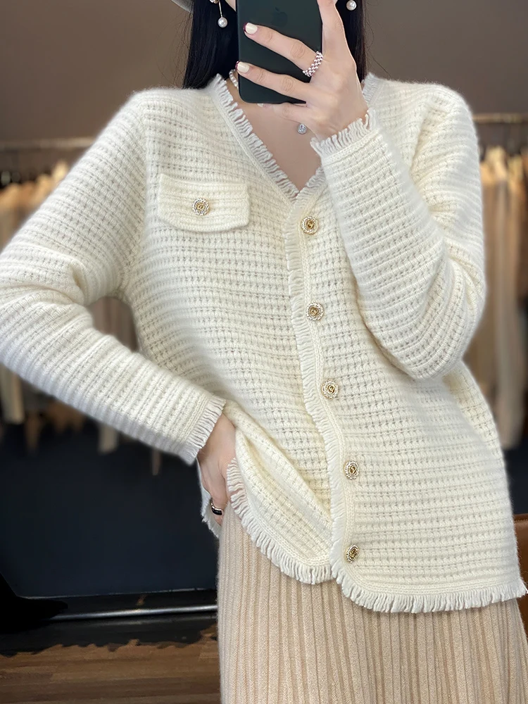 

2024 new autumn and winter women's clothing, wool cardigan, casual, Korean style, popular, button knitted sweater