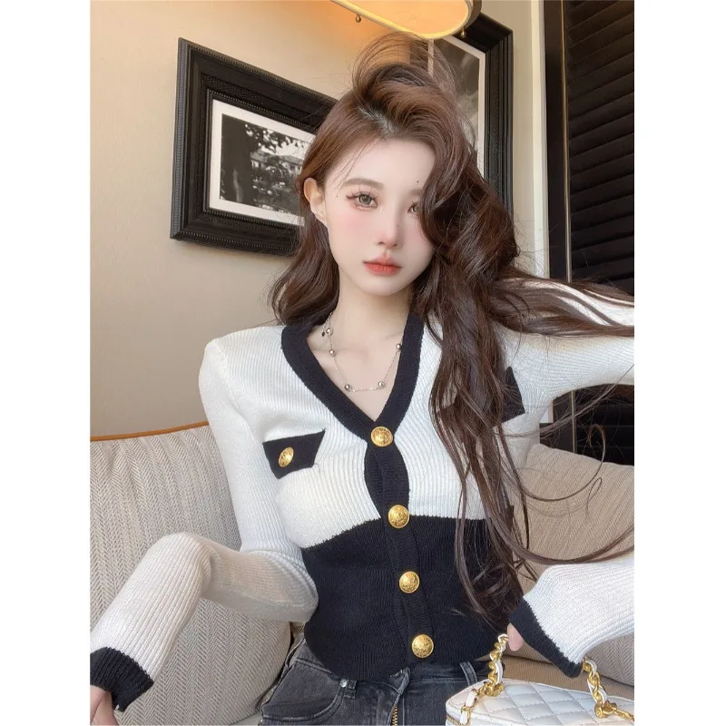 Sexy V-neck Sweater for Women Autumn 2024 New Contrast Design Metal Button Knitted Top Pull Femme Cropped Cardigan Slim Shirts