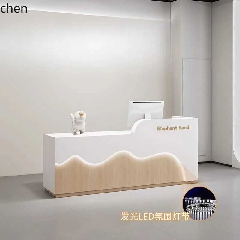 

Стойка ресепшн для салона красоты D16 – Простая лакированная стойка для приема посетителей и кассовый прилавок