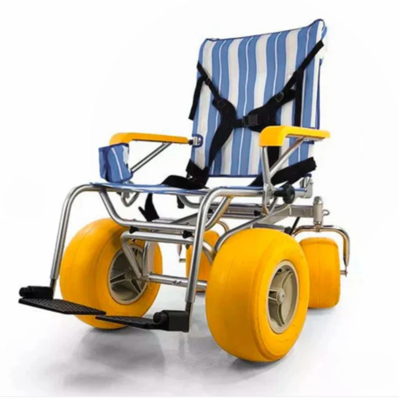 

All-terrain beach wheelchairs use balloon tires to carry heavy water and deep wading, making it convenient to travel
