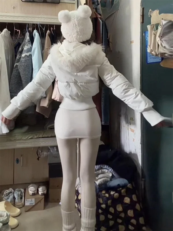 

Retro American Cotton Jacket with Large Fur Collar And Hood Thickened Winter Outerwear for Women Stylish Slimming Design