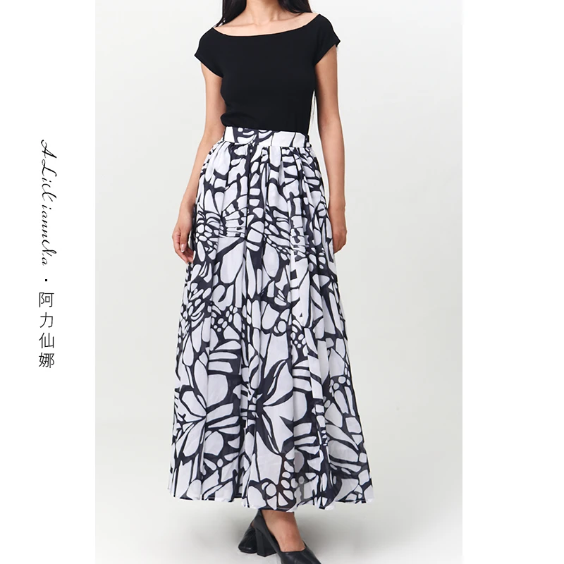 High Quality Hepburn Vintage Elegant Women Pleated Skirt Black and White Hand Drawn Butterfly High Waist Big Bottom A-line Skirt