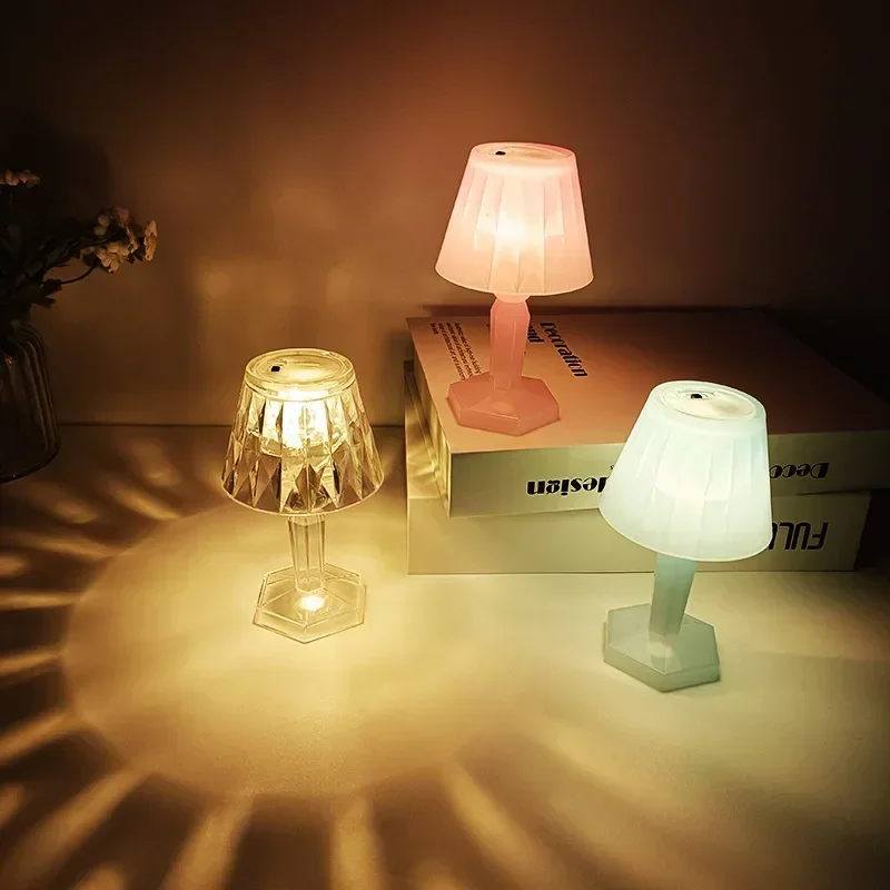 Veilleuses LED en cristal transparent, mini lampe de table en diamant acrylique ou invaincu, lampe de bureau transparente, décorations de chambre à coucher, cadeaux pour enfants