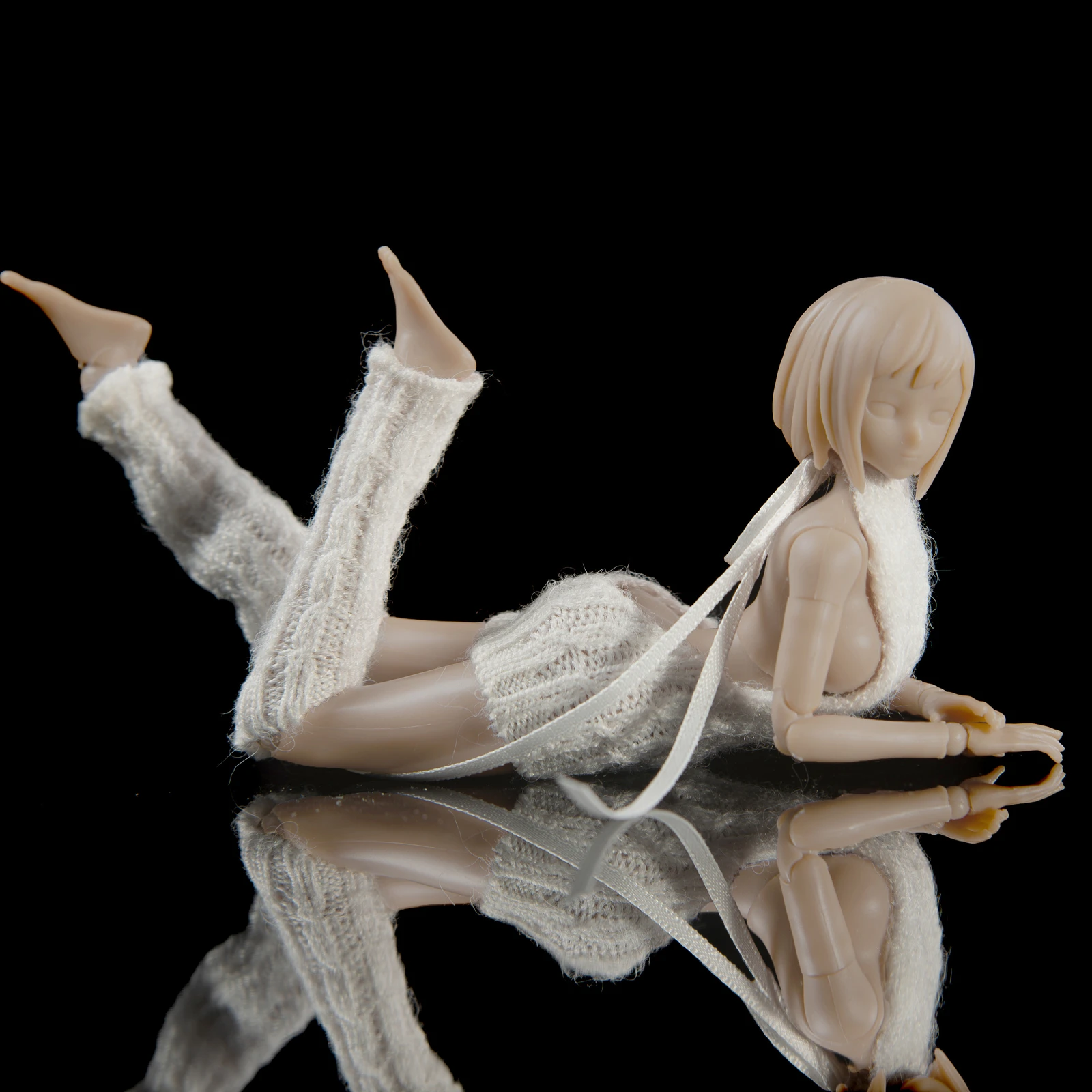 1/12 Scale Hand Knitted Sweater with Wrapped Buttocks Model for 6''Gynoid
