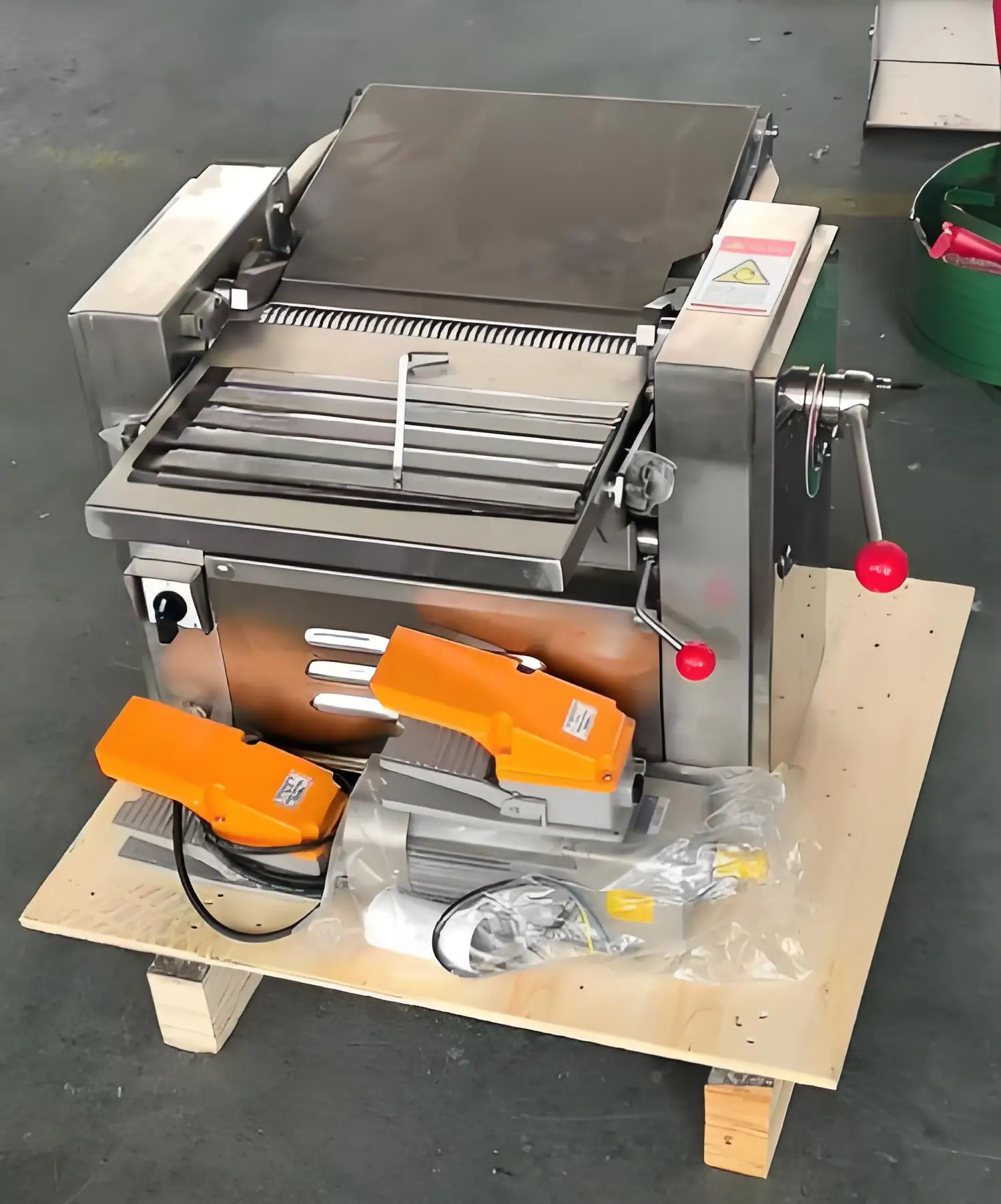 

Fish Skinning Machine Electric Pork Skin Removing Machine Remove Pork Skin Machine