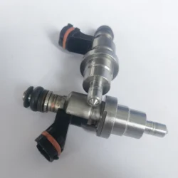 Free shipping Genuine top feed fuel injector 23250-28030 For toyota fuel injector 23209-28030