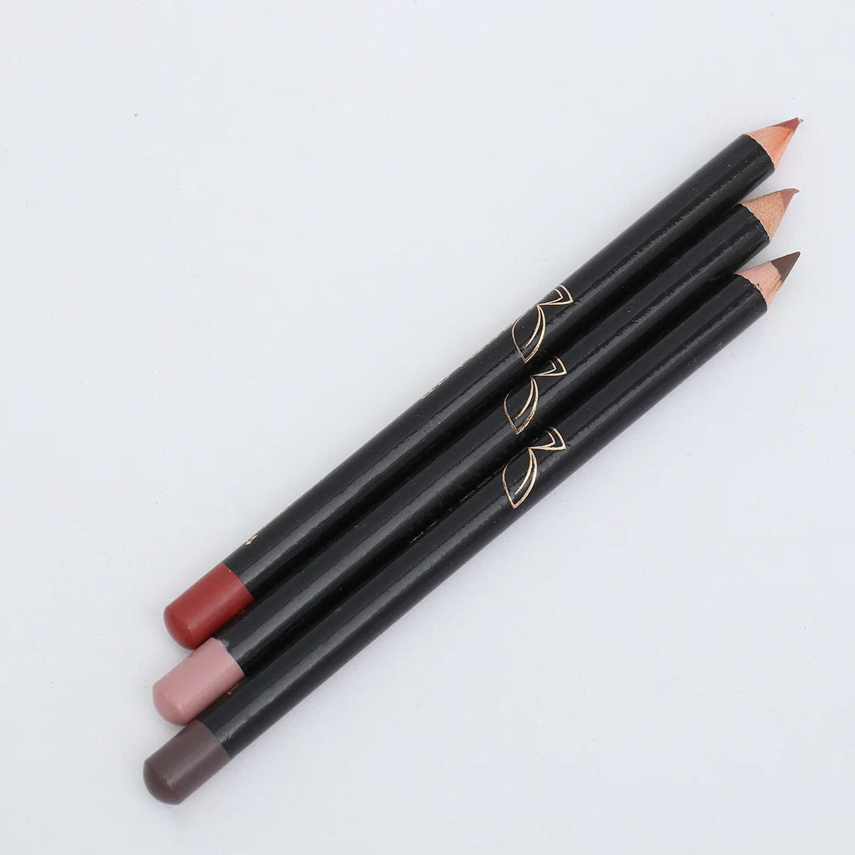 Matita per labbra impermeabile da 3 pezzi Finitura opaca Punta affilata senza trasferimento a lunga tenuta per matita per labbra opaca modellante precisa