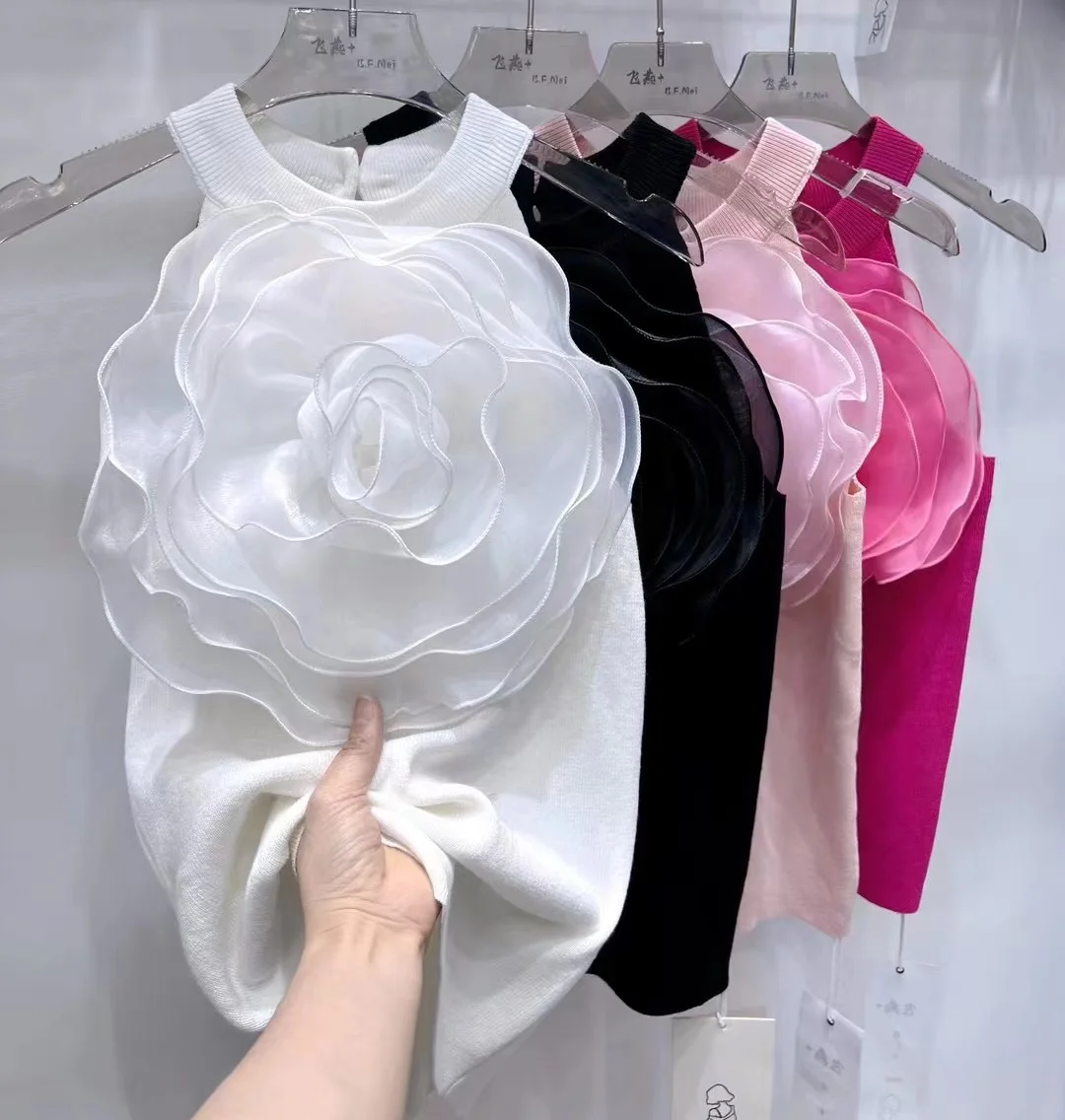 2024 Summer New Arrival Knitwear Sexy Crop Tank Top Femme Black White 3D Flower Sexy Sleeveless Knitted Top Slim Fit Halter Vest