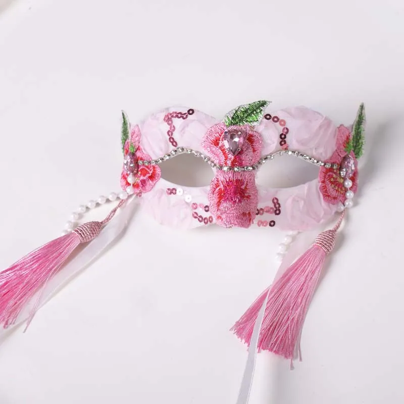 Masker kunststof roze geborduurde kwastje kinder retro Hanfu-accessoires zijn geschikt voor feestfoto-rekwisieten om het gezicht te bedekken