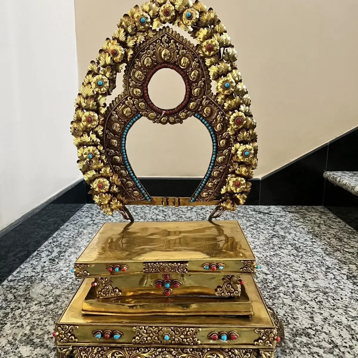 Seiko bronze carved gilt Buddha seat luxurious high-end court