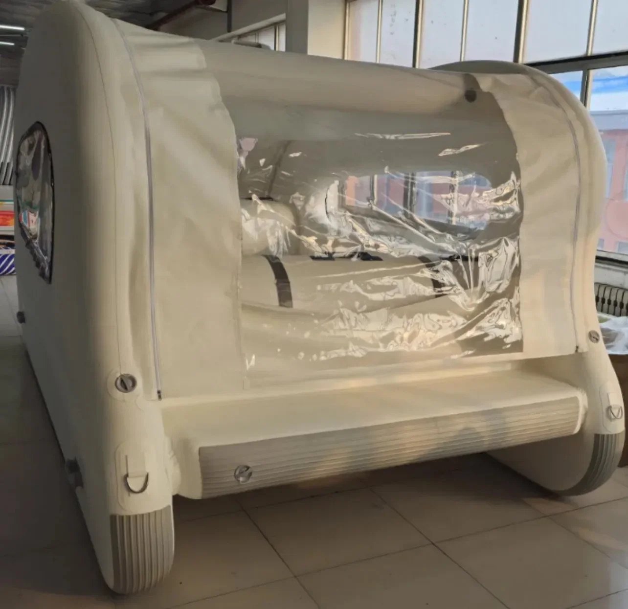 

Изысканное мастерство, плавающая надувная электрическая лодка, солнечная устойчивая надувная домашняя лодка с двигателем для водных игр