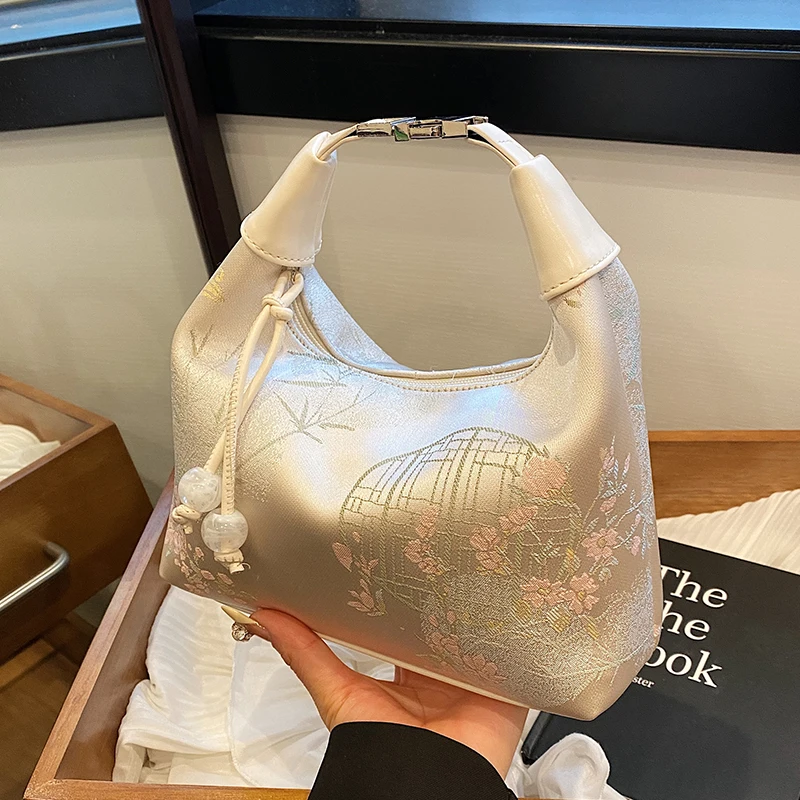 

Hand-Carrying New Chinese Style Underarm Bag Women's 2025 Summer Embroidered Niche High-Grade Shoulder Messenger Bag