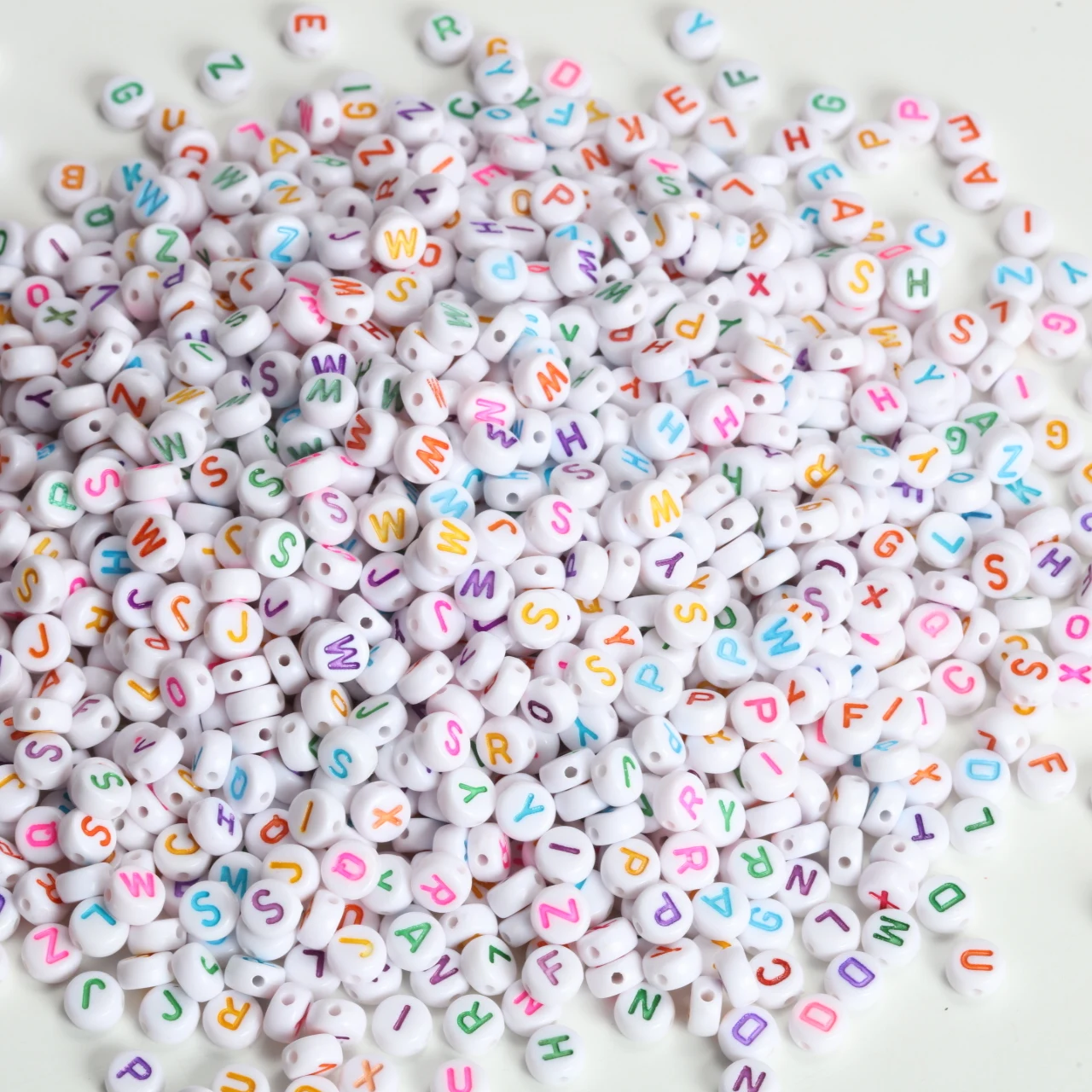 Colorful Round Alphabet Beads Acrylic White Background Letter Loose Beads for DIY Name Bracelet Necklace Jewelry Accessories