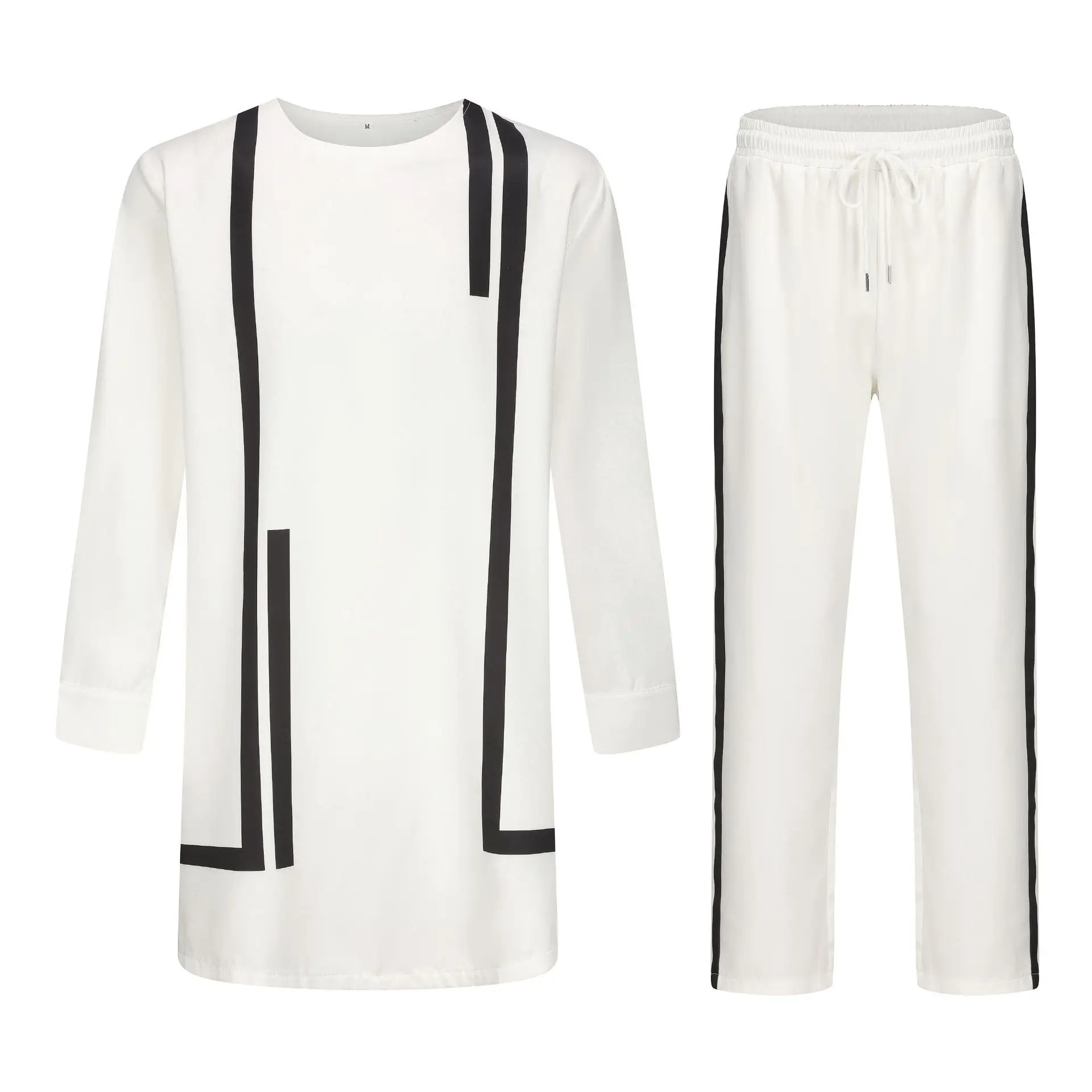 

Ультракомфортный комплект с принтом по всей поверхности: полосатый топ и шорты. Мужской летний пляжный костюм в ближневосточном стиле. Стильный наряд.