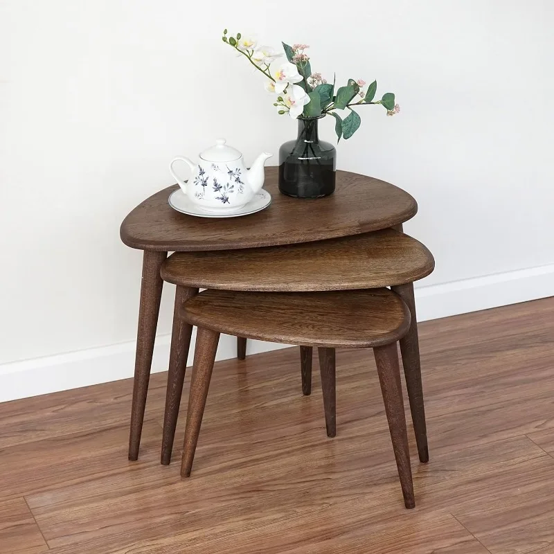 Ensemble de 3 tables gigognes en chêne massif, tables en galets du milieu du siècle, pieds coniques, meubles de maison en bois de style rétro