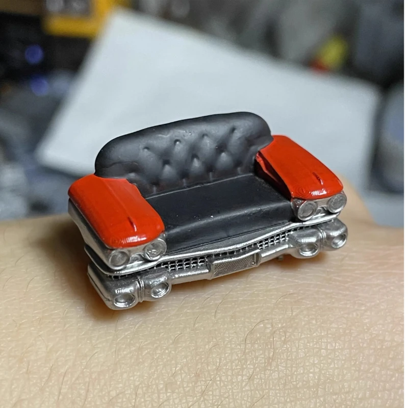 

1:64 Car Head Modification Sofa Model Garage Scence Accessories Decoration Miniature Modifications Figure Collection Display