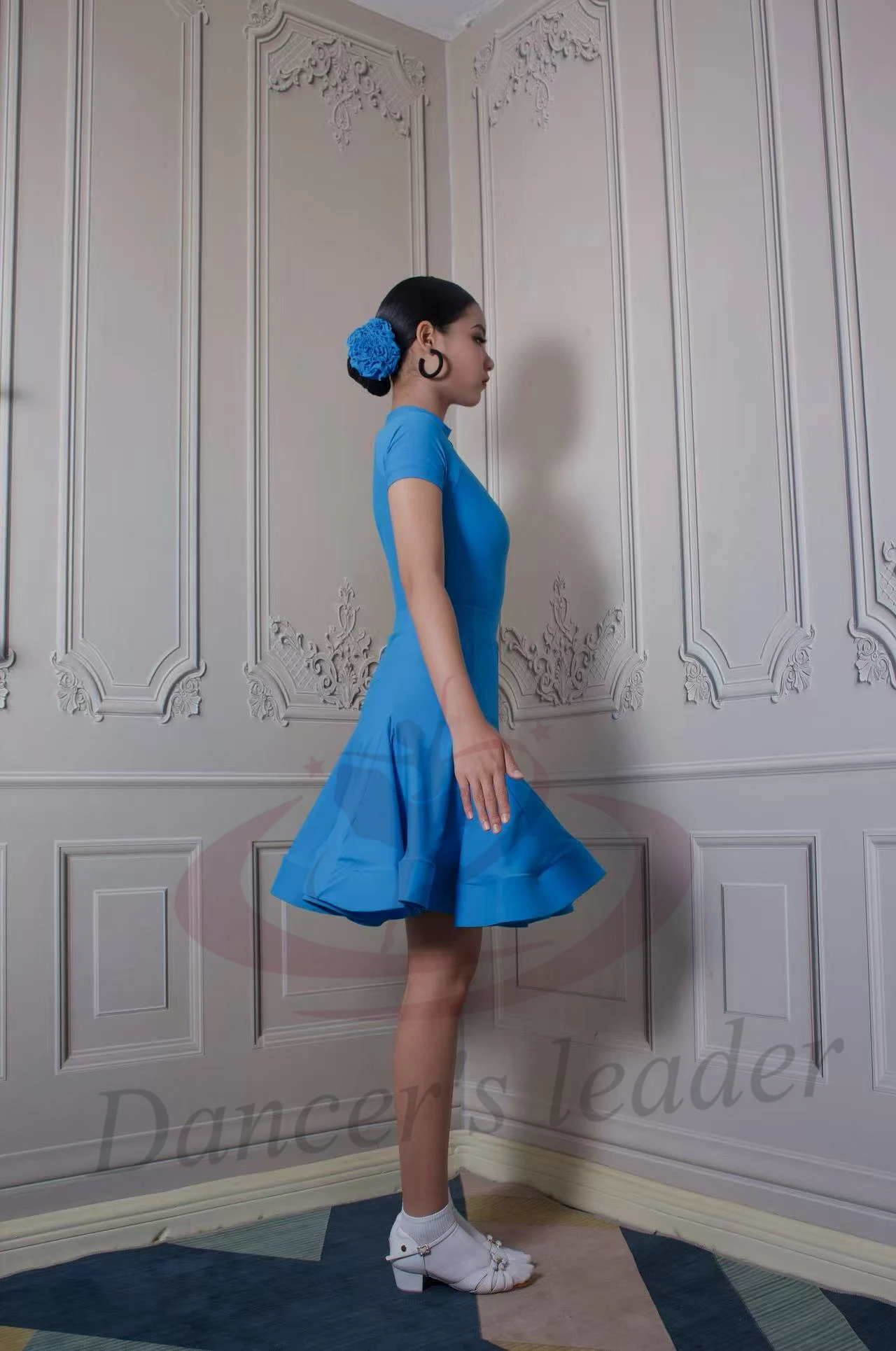 Costume da spettacolo con gonna a lisca di pesce personalizzata di fascia alta in tessuto di nylon standard europeo per bambini ballerina latina