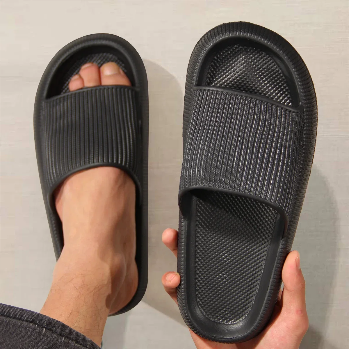 Eva's Simple Herren-Hausschuhe für Herren, Größe 45, Poop-Hausschuhe. Tragen Sie im Sommer eine rutschfeste Schuhe mit weicher Sohle. Und Damenhausschuhe