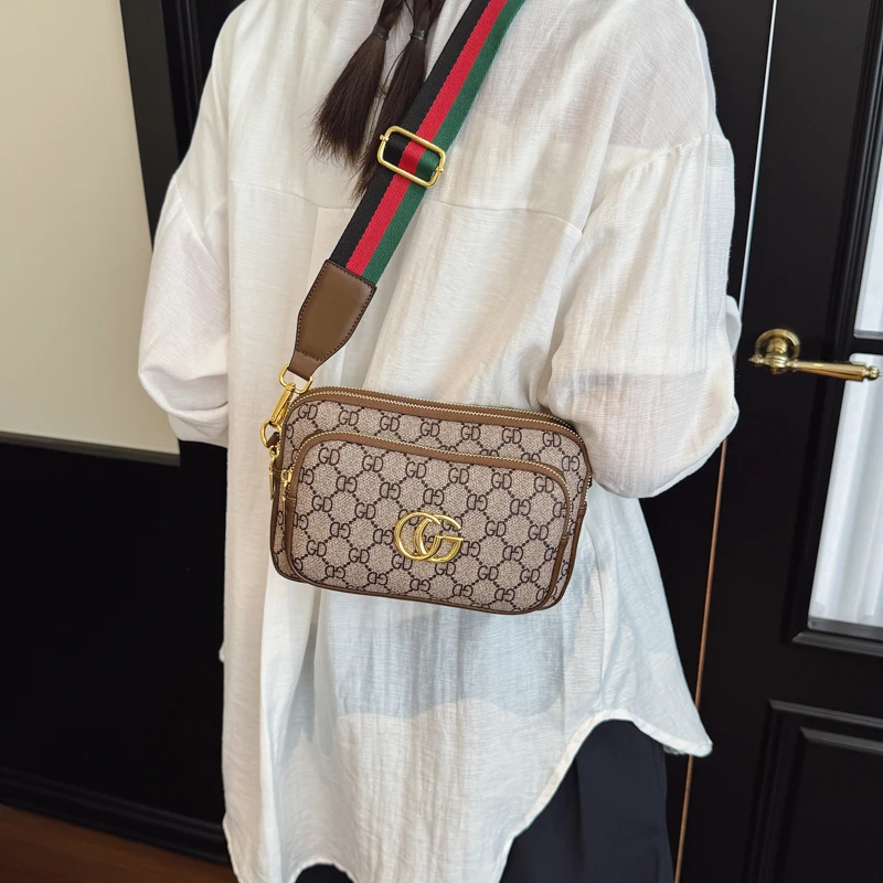 

Fashionable and trendy zipper shoulder bag, high-quality women's chain strap crossbody bag suitable for daily party use