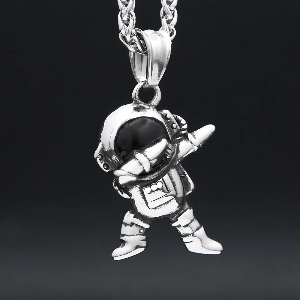 Vintage Stainless Steel Spaceman Astronaut Pendant Necklaces For Men Women Punk Fashion Party Couple Jewelry Creativity Gifts