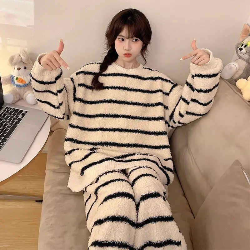 

Зимний пижамный костюм в полоску для девочек, коралловый флис, мягкая ночная рубашка, минималистичная домашняя одежда, студенческая утепленная теплая одежда для сна