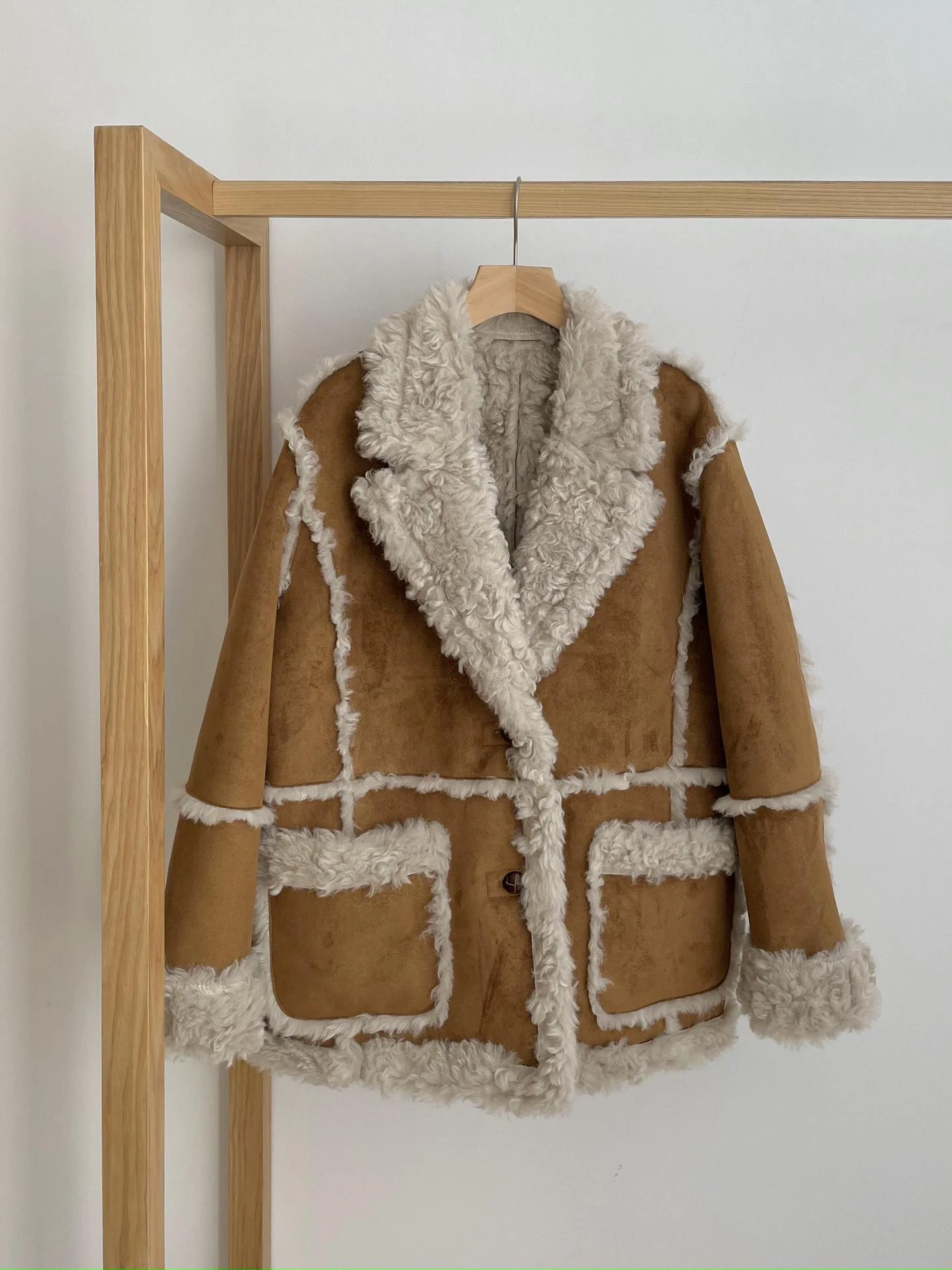 

PREON Winter Thi Теплая двусторонняя одежда Искусственная кожа Мех Встроенная верхняя одежда Fletta Прямой крой Длинная све Обычная длина