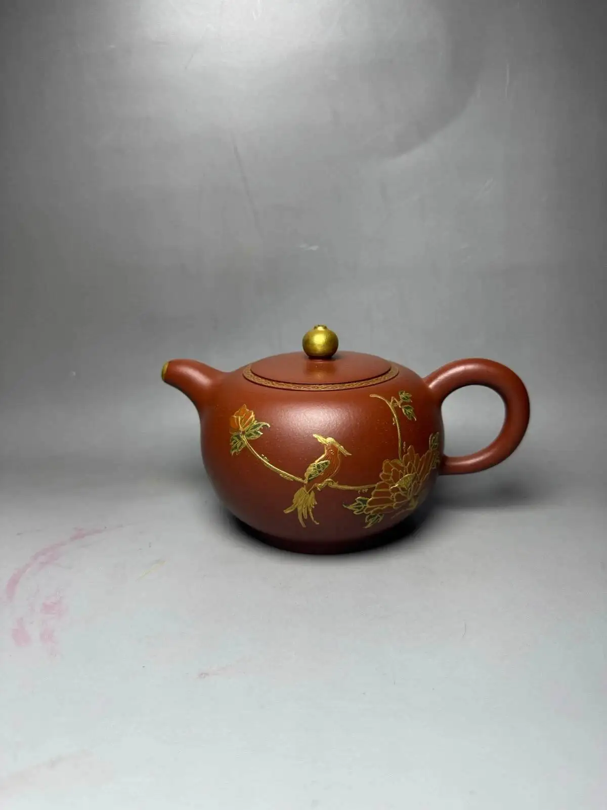 

China Yi Xing Zisha Clay Handmade Exquisite Teapot