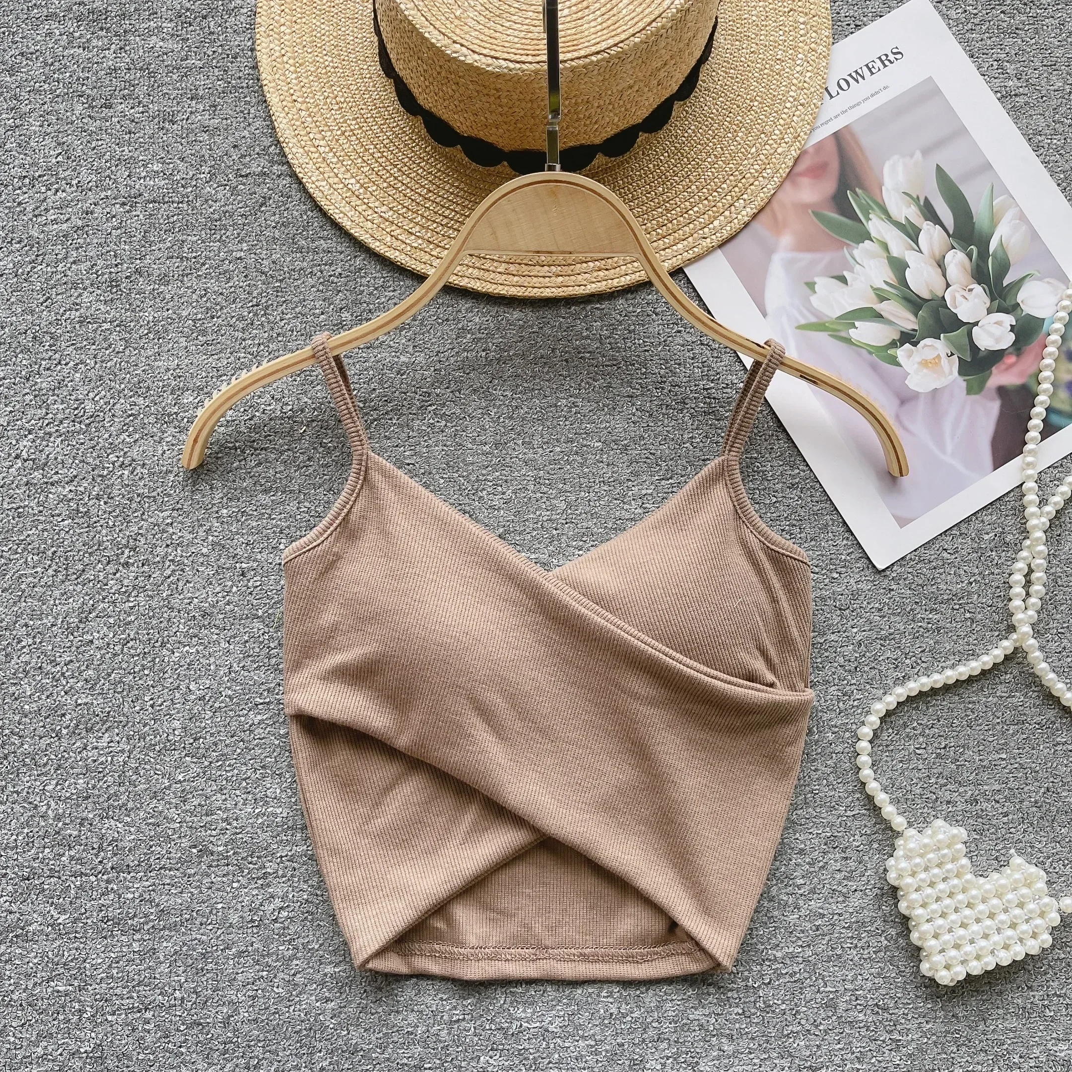 レディースカジュアルスポーツキャミソール、エレガントなレディースシックなスリムタンクトップ、単色ストラップデザイン、y2kファッション、2024