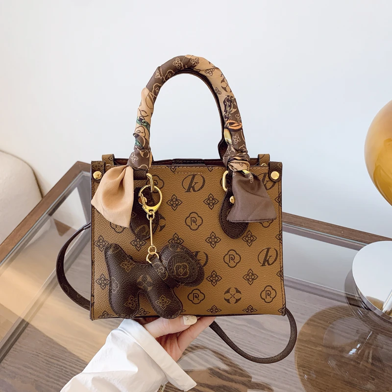 حقيبة يد نسائية خفيفة الوزن - حقيبة كتف جلدية فاخرة مصممة عبر الجسم ومحفظة نسائية مدمجة