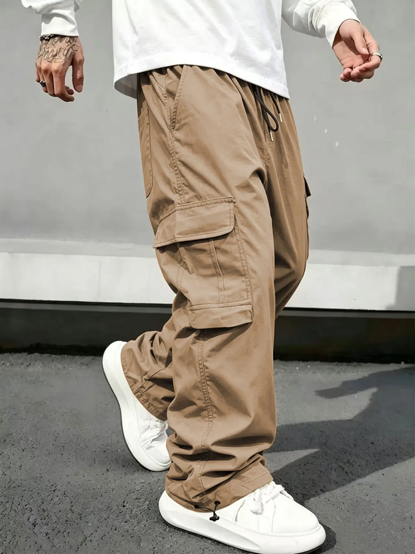 Einfarbige Cargohose für Herren mit Pattentasche, Kordelzug am Bund, normale Passform, lässige Hose mit geradem Bein für den Alltag – Detail 7