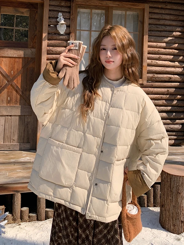 

Женская утепленная зимняя куртка в клетку с эффектом похудения, модный дизайн, теплая, с цветовыми блоками, белая, с наполнителем из утиного пуха