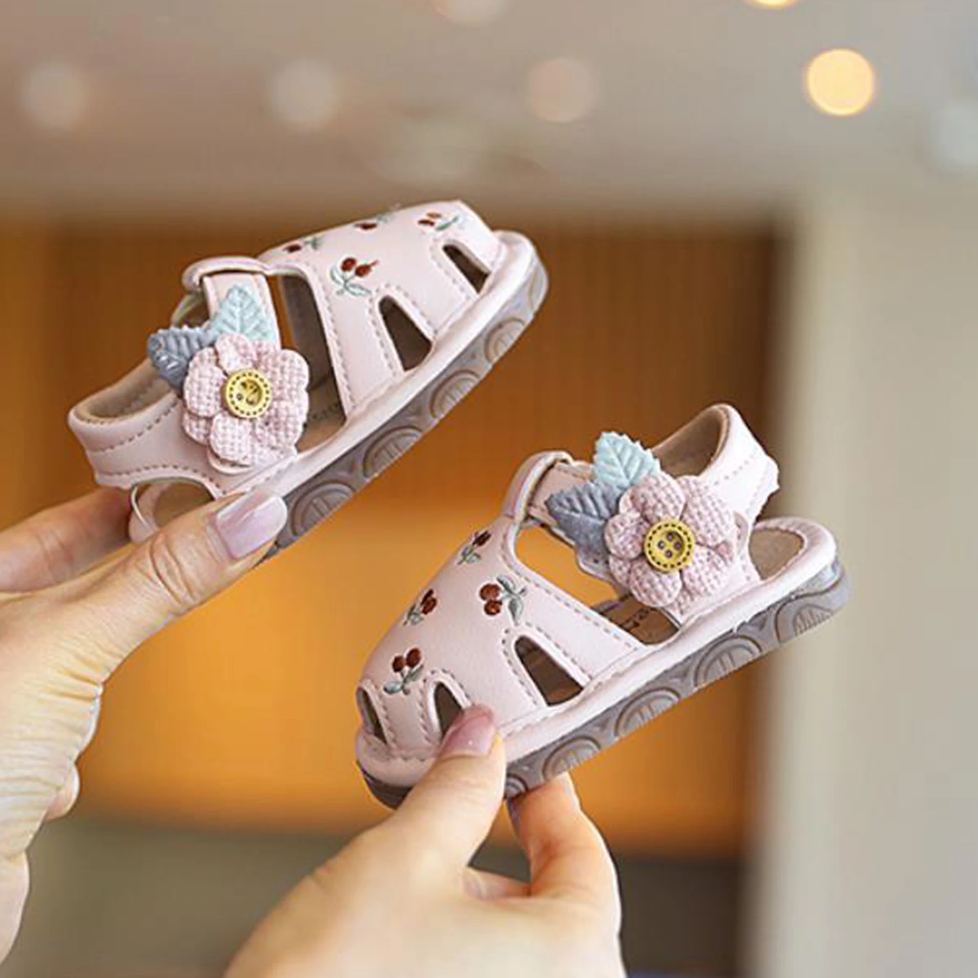 

Adorable Baby Girls Sandals with Sweet Bowknot Detailing and Anti-Slip Sole for Summer Outdoor Activities and First Steps