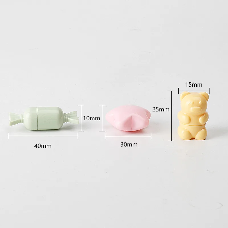 Cute Mini Silicone Lip Brush with Lid - Portable Lipstick Blending Brush for Lipstick/Lip Gloss | Travel-Friendly Makeup Tool