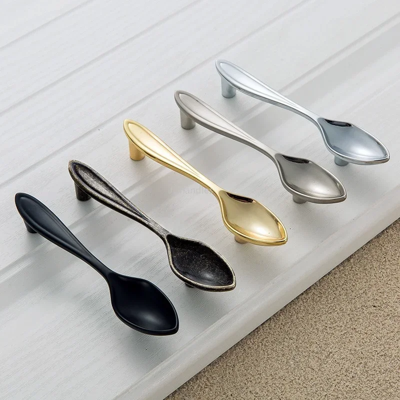 1Pcs Creatieve Mes Vork Lepel Ontwerp Zinklegering Keukenkast Handgrepen Kast Lade Knoppen Furniture Hardware cabinet knobs