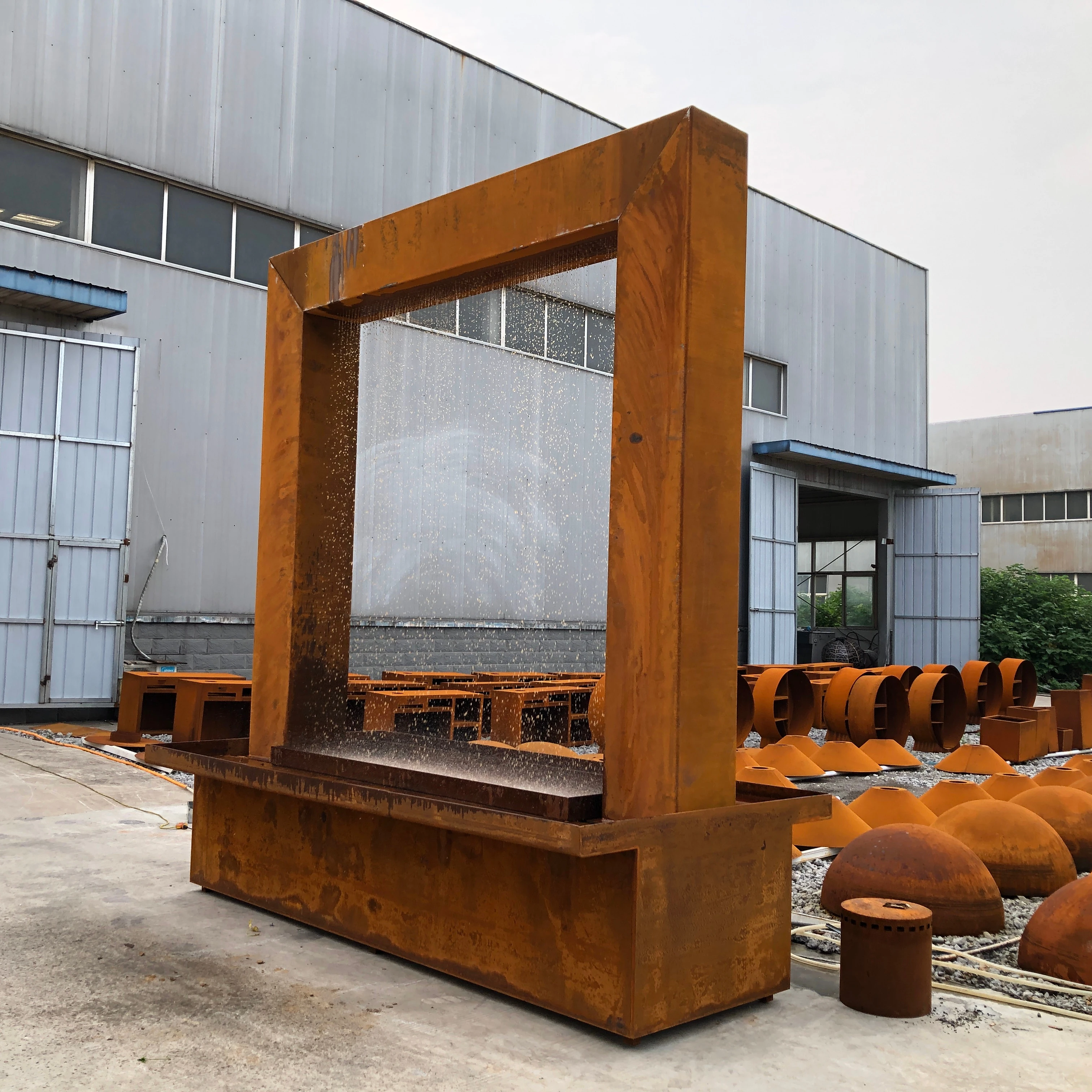 

Decorative Backyard Waterfall Landscape Water Fountain Corten Steel Water Feature