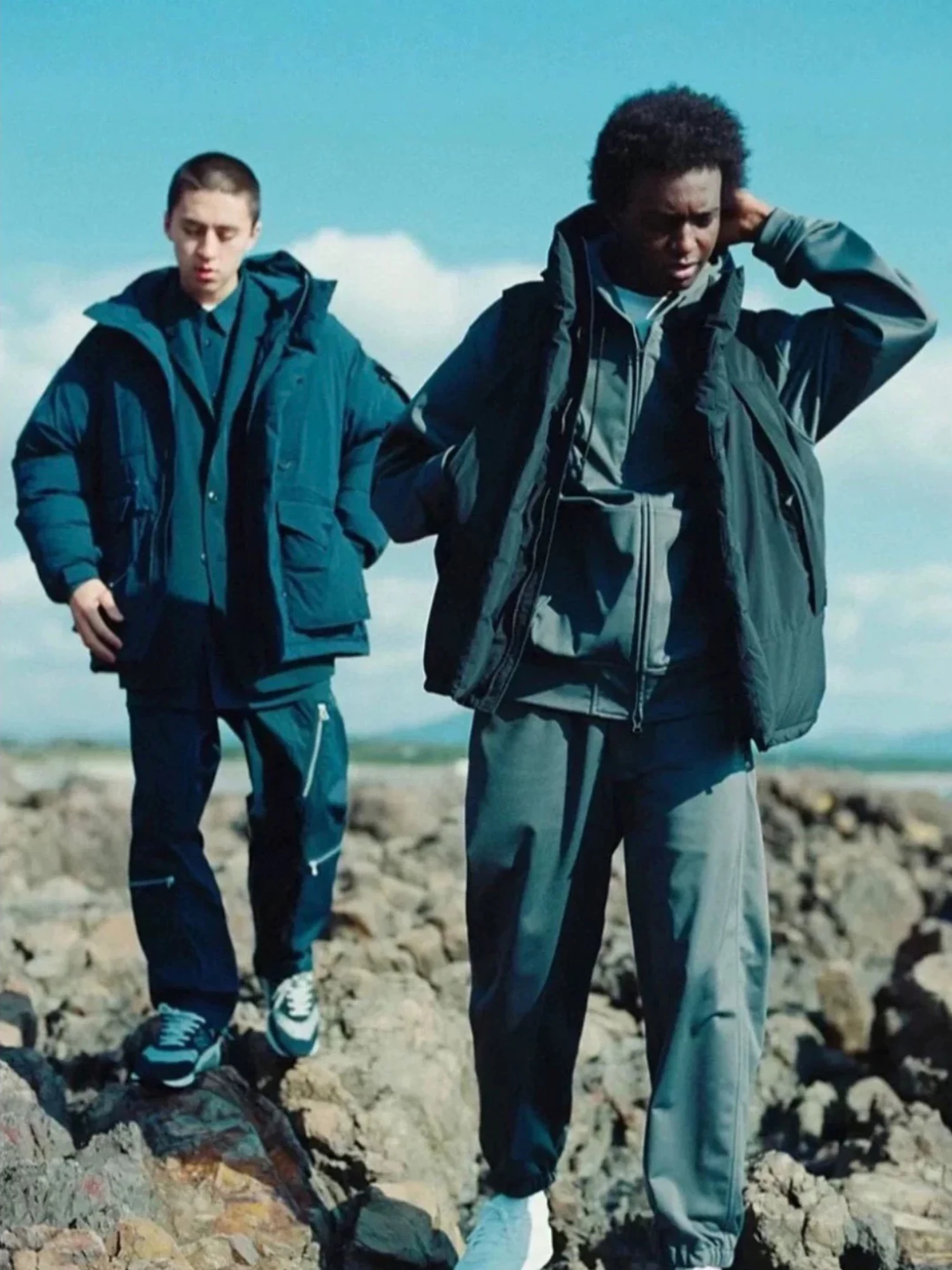 

DW39 Large Size Men's down Vest Outdoor Casual Winter Warm Loose Fitted Jaet Waterproof Windproof Youth Active Sle