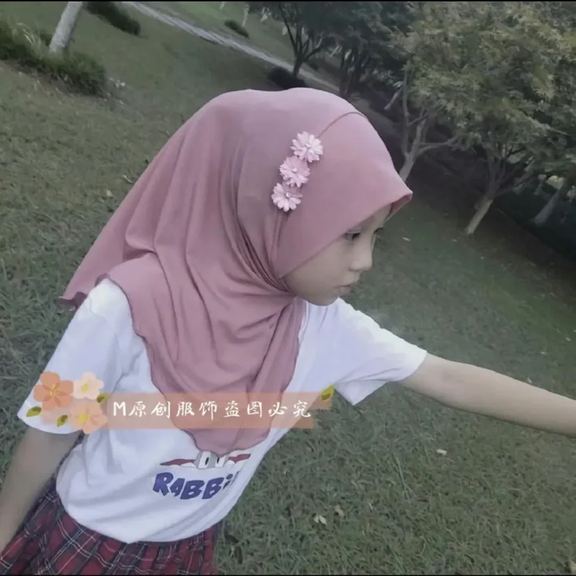

Cute Flower Appliqued Muslim Baby Girls Ready Hijab Size: 3T-9T