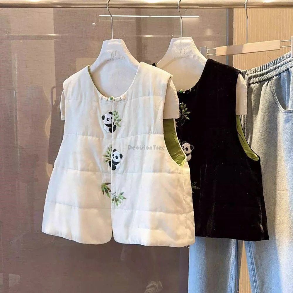 سترة مخملية على الطراز القديم على الموضة الصينية الجديدة لعام 2025 سترة نسائية للخريف سميكة من القطن الباندا مطرزة بدلة شيونغسام تانغ #1