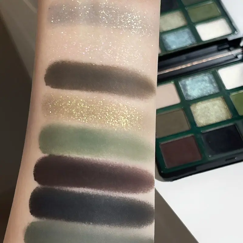 9 Color Eyeshadow Palette with Mirror - Olive Green Smoky Eye Look with Pearl Shimmer