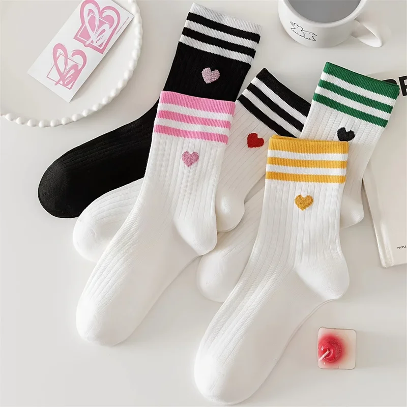 1 Pair of Love Striped Medium Length Socks - Comfortable And Breathable, Cute And Sweet First Love Women\'s Socks