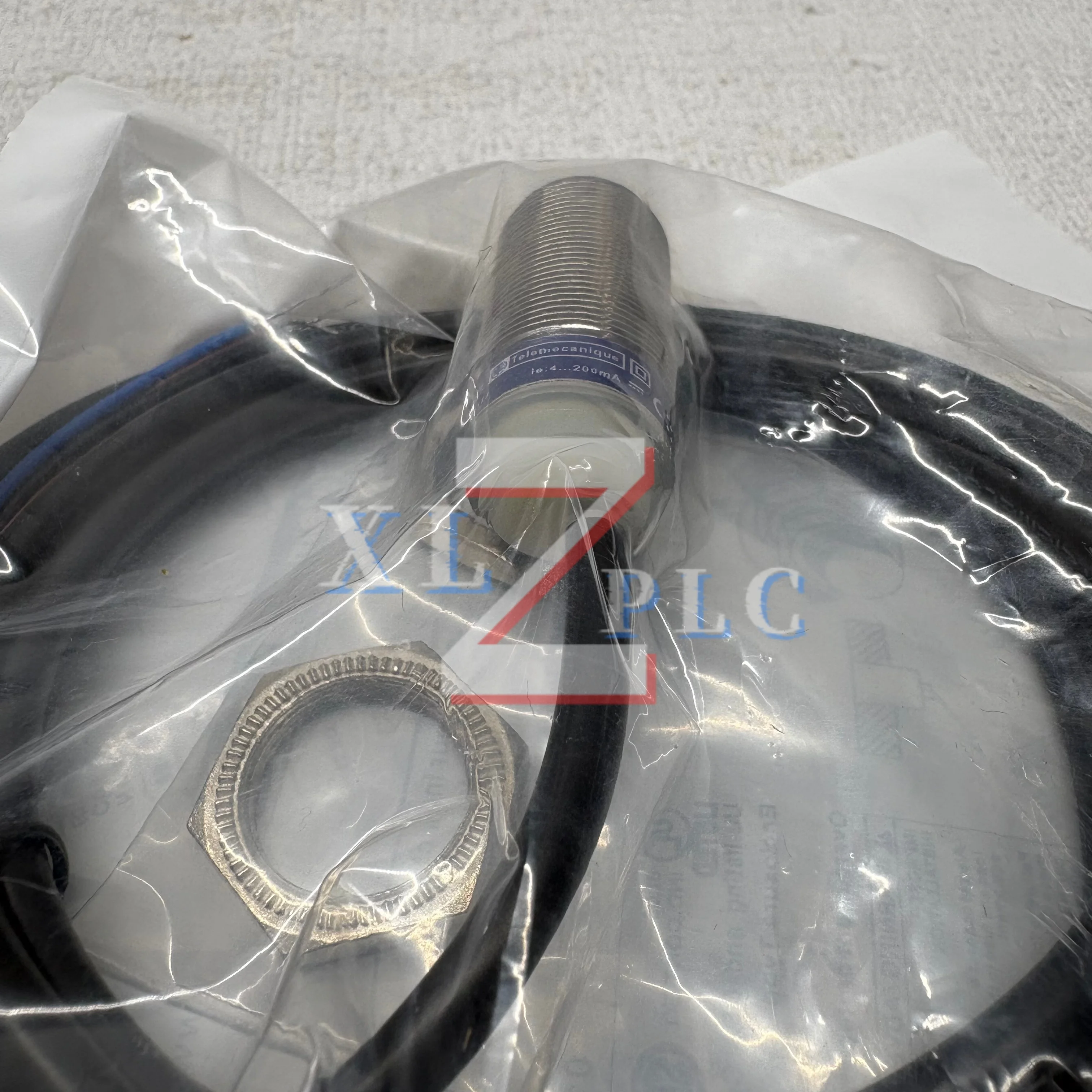 New Original  XS1N18PA349 Inductive Proximity Switch