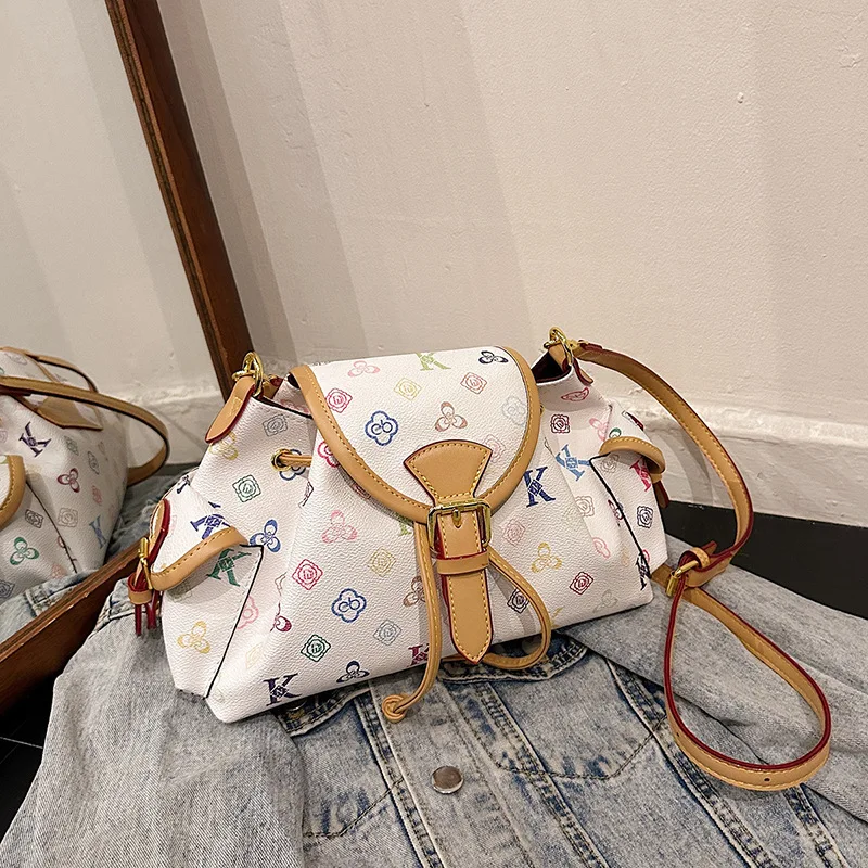 Classic retro style, vintage floral design. Ideal for daily use, highly versatile and suitable for both mothers and babies. Extr