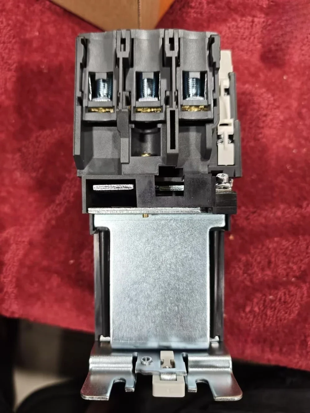 Brand New LC1D95BD LC1-D95BD AC Contactor Deca 3P 95A AC-3 24V CC 50/60Hz 1NA+1NF Fast Delivery